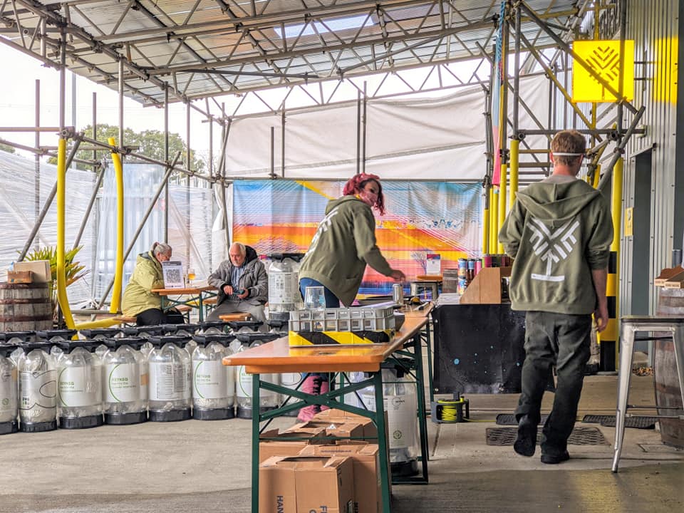 Vibrant_Forest's tweet image. This weekends line up:

12 draft beers, including our new release Elmo - Mosaic // El Dorado IPA // 6% ABV.

Freshly packaged cans ready for takeout.

Street-food from Muma Thai on Saturday.

Friday 2-7PM // Saturday 12-7PM // Sunday 12-4PM

#weekendplans #vibrantforest #brewery
