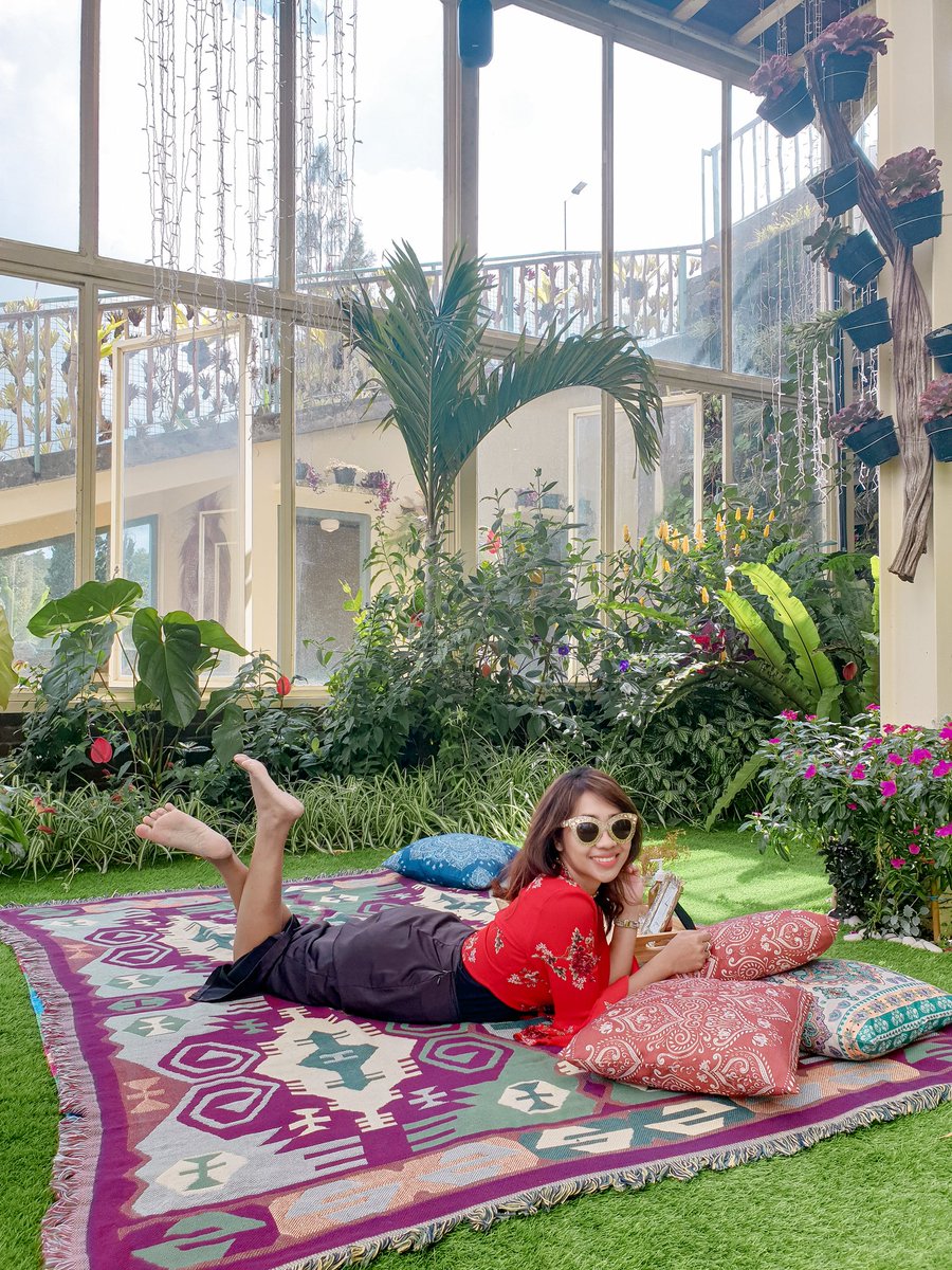 Yang ikut demo, yuk sini duduk sama aku, kita cerita cerita.😄