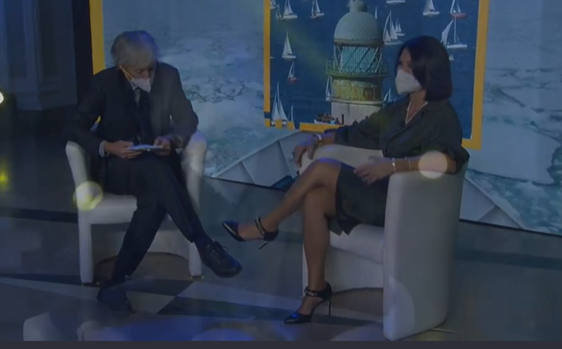 Abbiamo perso la capacità di formazione di leader. Bisogna fare un patto tra PA e Università, con focus sulla formazione di leader donne. Infine, da cittadina, vorrei che si possa lavorare tutti insieme per creare le #infrastrutture su cui far correre il Paese <a href="/SRadoccia/">Stefania Radoccia</a> #EYCapri