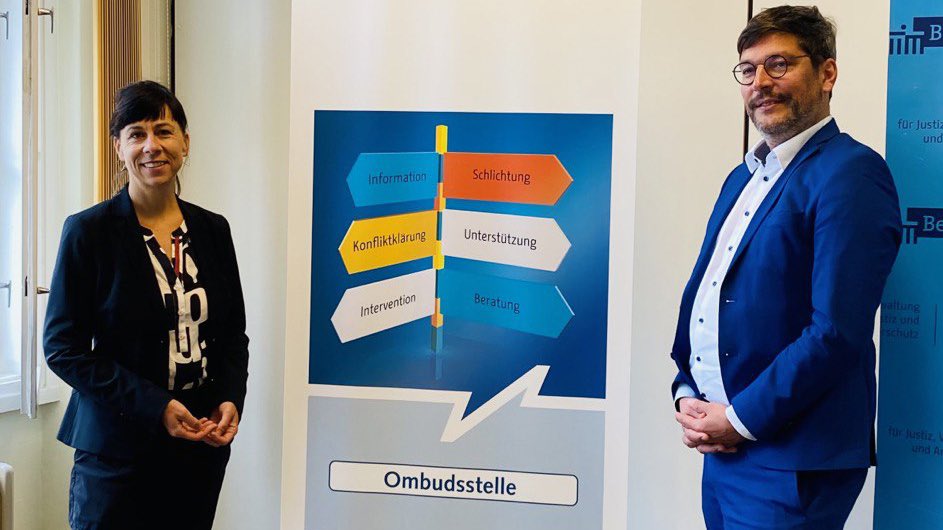 Dr. Doris Liebscher ist die neue Leiterin der LADS-Ombudsstelle. Sie ist eine ausgewiesene Expertin im internationalen, europäischen und deutschen Antidiskriminierungsrecht. Es ist schwer, eine geeignetere Person für diese Aufgabe zu finden.