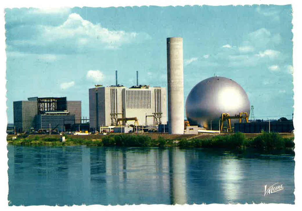 2/ Aux réacteurs militaires du  @CEAMarcoule (G1, 2 (photo) et 3) vont s’ajouter les réacteurs électrogènes de  @EDFCHINON (EDF1, 2 et 3) qui démarrent dans les 60’s. A côté de ces réacteurs UNGG, d’autres filières sont toutefois testées, mais de manière marginale.