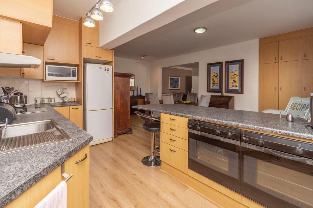 OnlineProperty tweet media