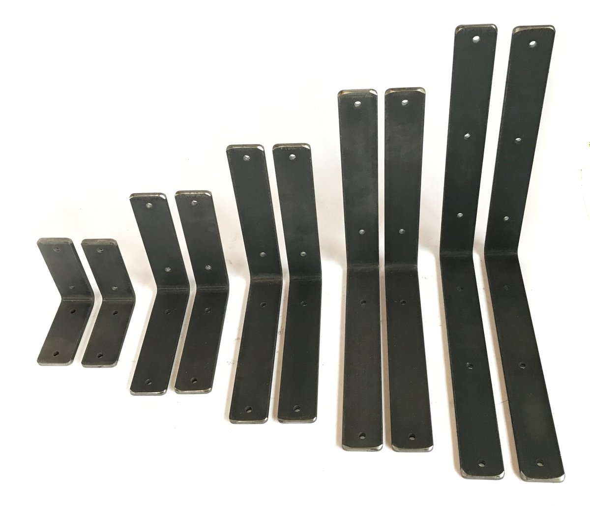 TradeCounterWM's tweet image. Thanks for the kind words! ★★★★★ "Whilst I haven’t used these brackets for shelving, they’ve functioned superbly in suspending my LED light over my rimless aquarium, and meld fantastically with our other industrial furniture. Great build quality, and came packaged with