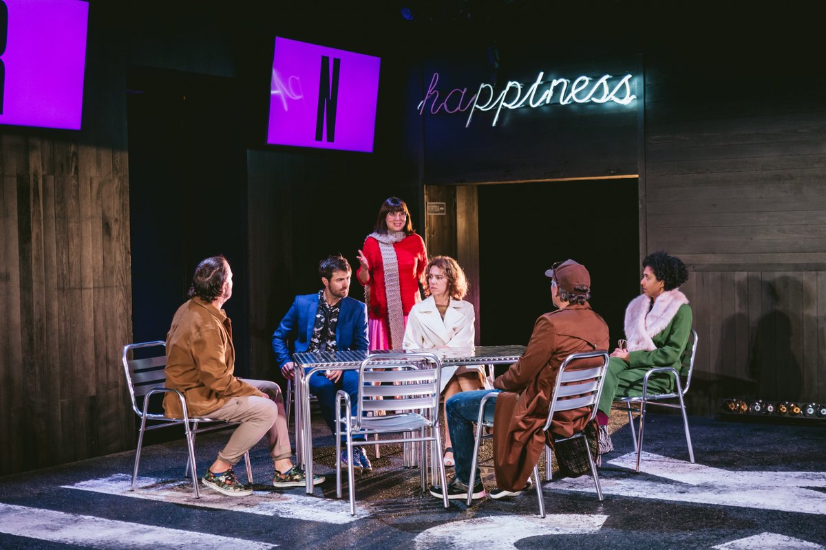 Avuie hem presentat en roda de premsa #BonusTrackLliure de Carol López!

Una comèdia generacional protagonitzada per Dolo Beltran, Paul Berrondo, Borja Espinosa, Andrés Herrera, Vicenta N'Dongo i Anna Ycobalzeta.

⬇️⬇️⬇️