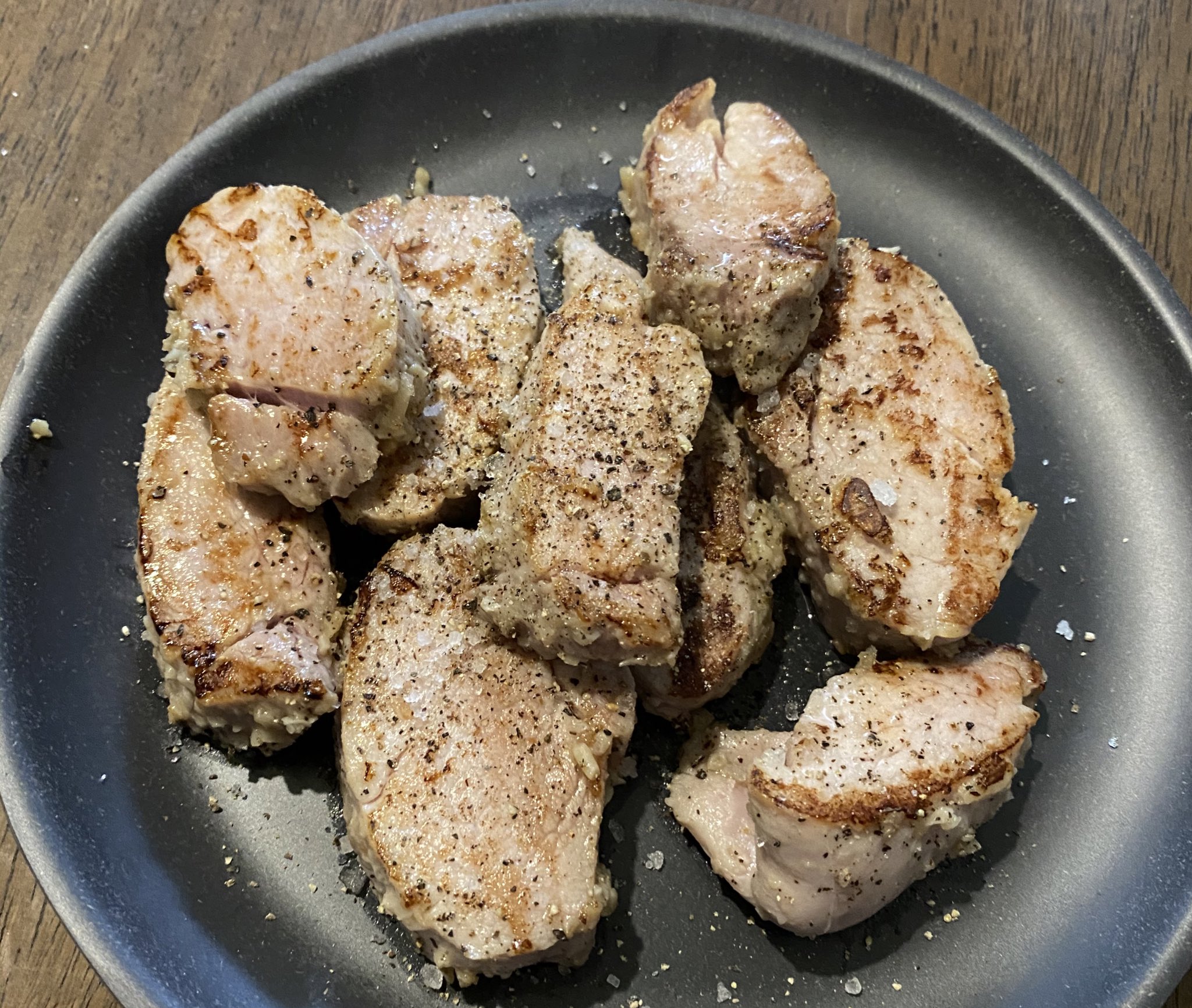 ホットクック 黒 きのこペーストと肉 低温調理組み合わせはすごい この激安豚ヒレブロックが 牛ヒレになった マジで 夫に黙って出したら牛だと思って食べてた 私も食べながら豚だよな って不安になった ヘルシーだし安いし常食したいなあ ホットクック 黒 きのこペーストと肉 低温調理組み合わせはすごい この激安豚ヒレブロックが 牛ヒレになった マジで 夫に黙って出したら牛だと思って食べてた 私も食べながら豚だよな って不安になった ヘルシーだし安いし常食したいなあ