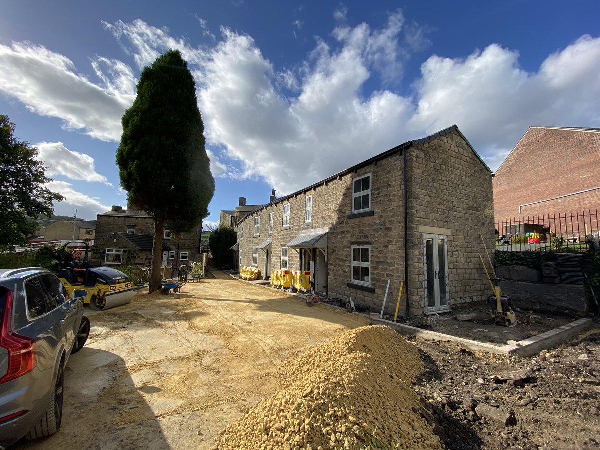 Works progressing well down at our Hebble cottages project in Mirfield.

#mirfield #yorkshire #canal #views #development #cottages