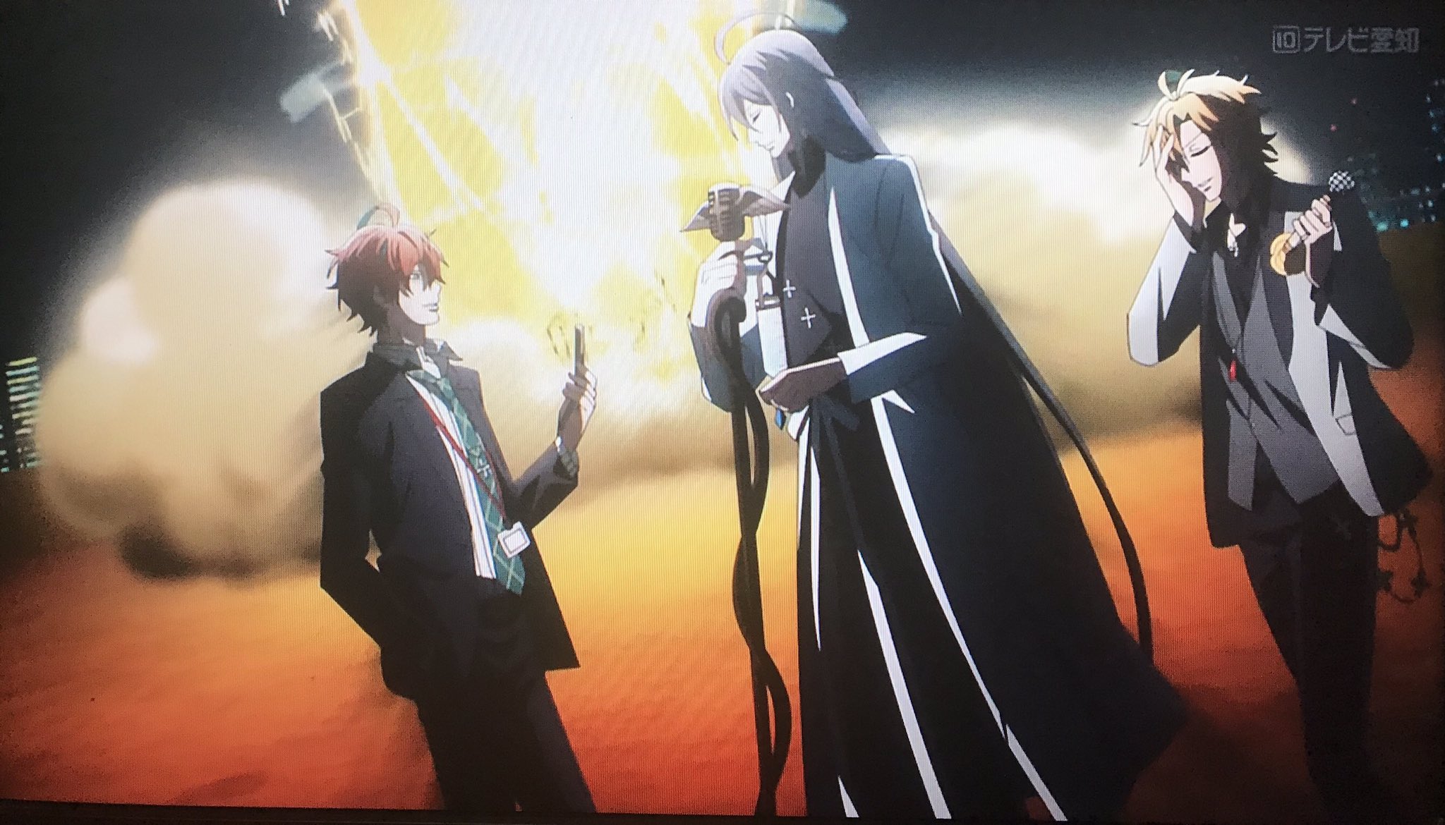 漫喫go ヒプノシスマイク 思ってたのと違うー 歌で戦うアニメだったの ジャイアン的な破壊力 悪人までマイク持って歌い出してるし謎のガイコツとか出てくるあれはスタンド的な奴 ラップバトルの意味が違った それとも表現方法 イラストとかやたら