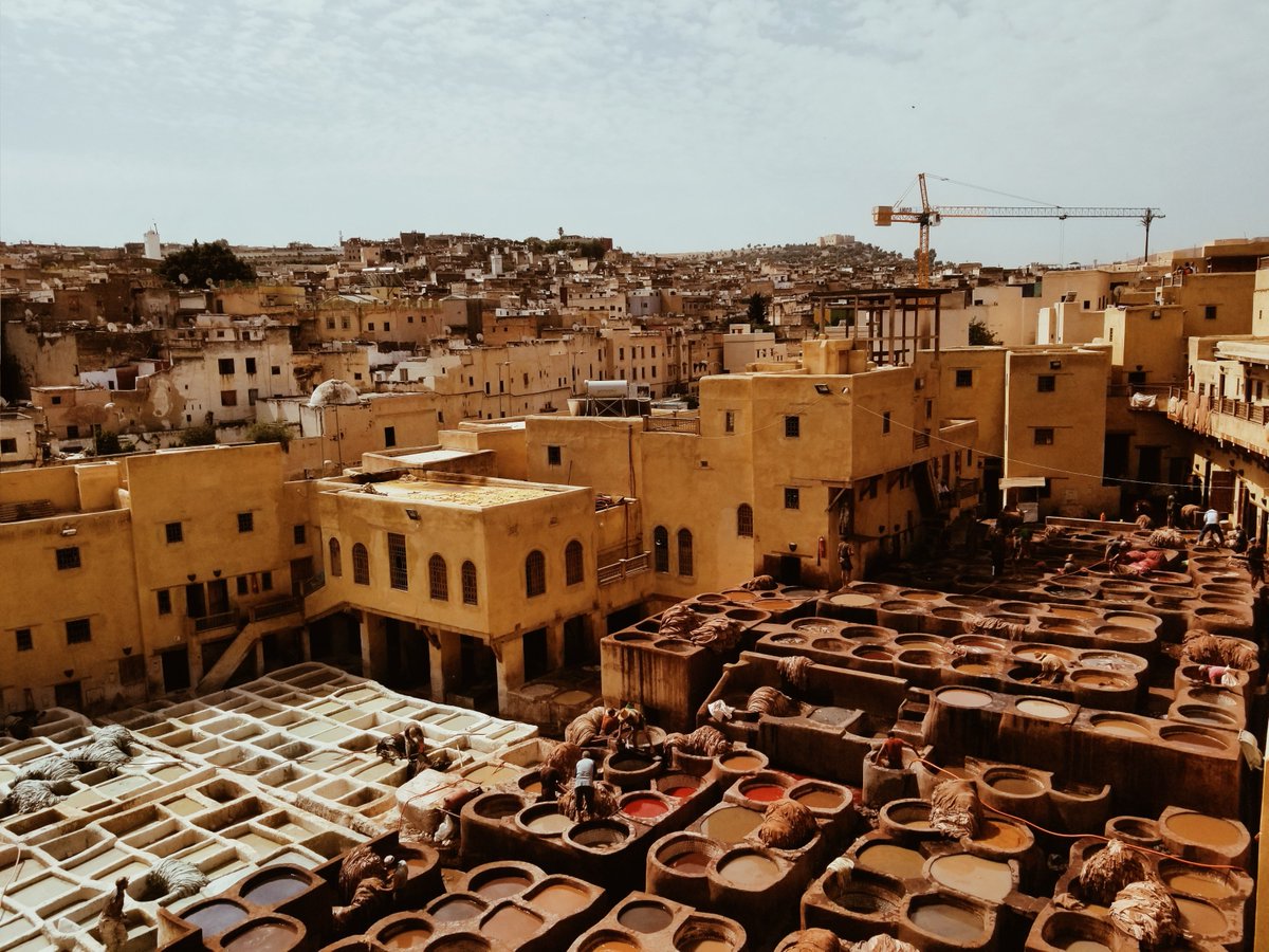 nicelymorocco's tweet photo. traditional craft is the economic engine of the famous city of Fes. Craft leather tanning is of the jobs many people practice to earn a living.
The House «dar dbagh»  of tanning is used to be called «Gold House», and they're located next to a small river known as Wade Bouchrarb https://t.co/4biXRotlXP