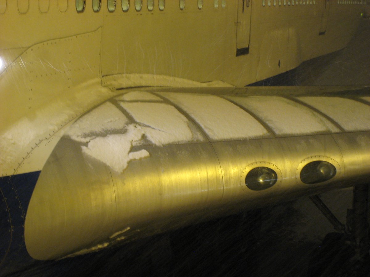 This was a very snowy LHR trying to go to SIN and ultimately failing. The only time I have climbed up and looked out of the roof escape hatch whilst we were taxying to accurately check the wing - which was rapidly accumulating snow