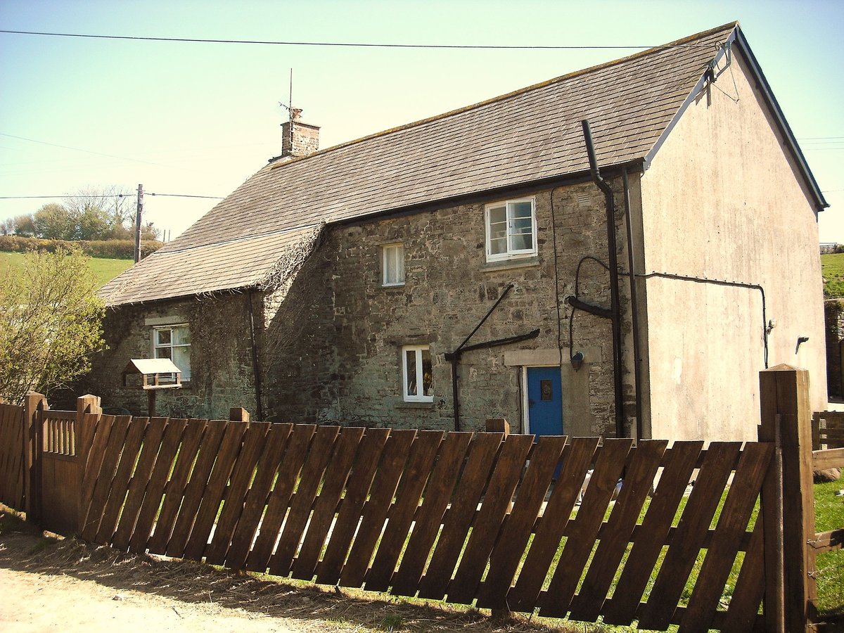 DevonFarms's tweet image. FARM TO LET - Middle Winsham Farm, Braunton

🚜 223 acre (40.22ha) mixed agricultural holding
🕒 7 year initial tenancy
🐑 Details found here: soc.devon.cc/middlewinsham_…

#Farmlet #Farmtolet #farming #NFU #TFA #YFC