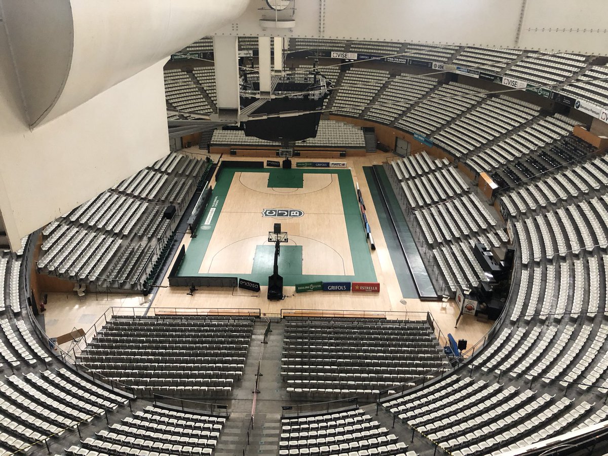 EnComuBDN's tweet photo. 💚🖤Gràcies @Penya1930 #Badalona per la visita amb @AidaLlaurado @rotrenado al Pavelló Olímpic i per compartir el projecte i novetats del club. Hi ha una gran tasca darrera l'actualització de les instal.lacions per millorar la seguretat i un gran esforç de bona gestió. Felicitats https://t.co/O6TBpIyS9f