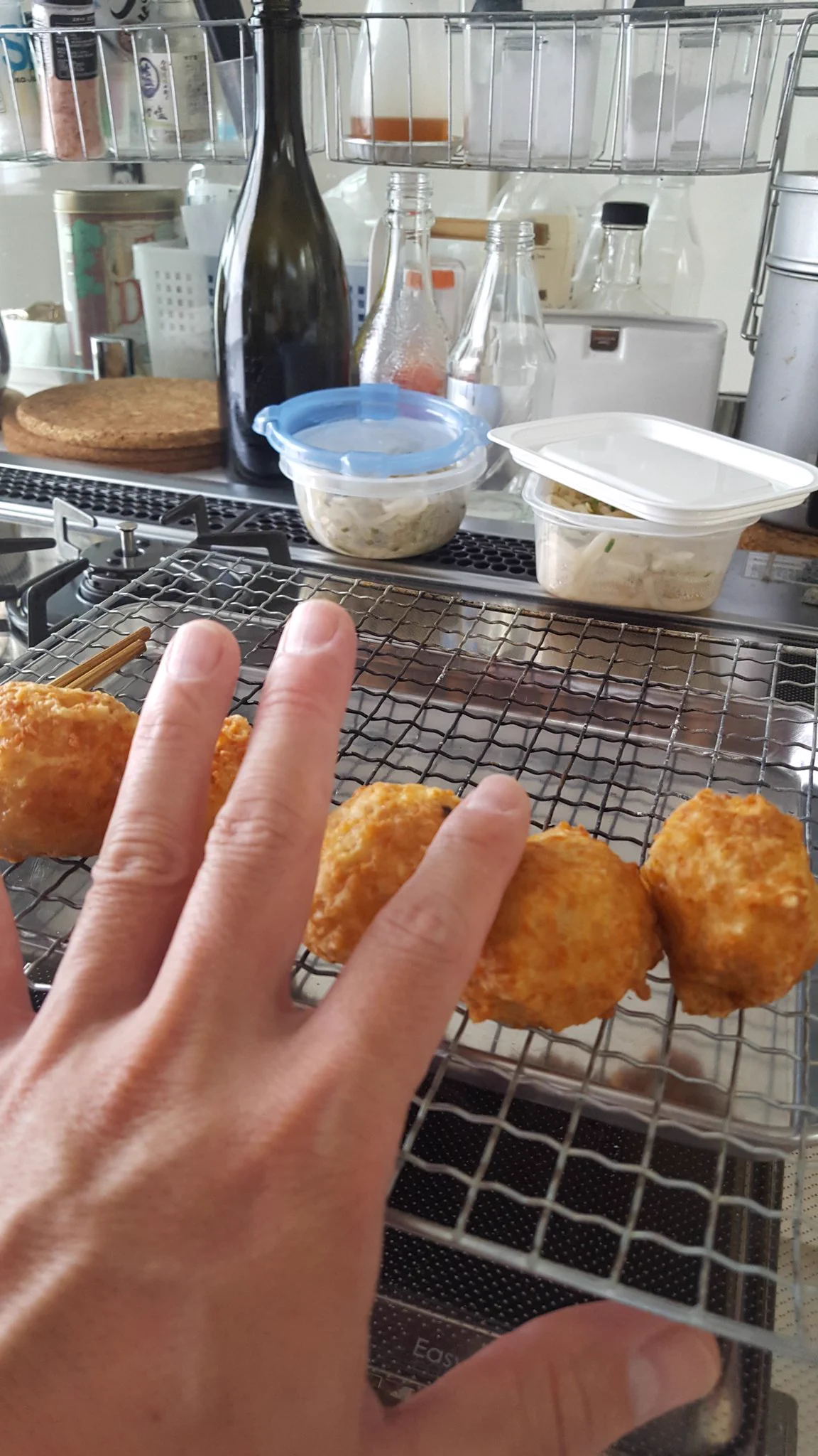 @syokojiro チャレンジしたら、鶏のツクネ揚げみたいなんなった（笑）味は…子供らに瞬殺されました! 