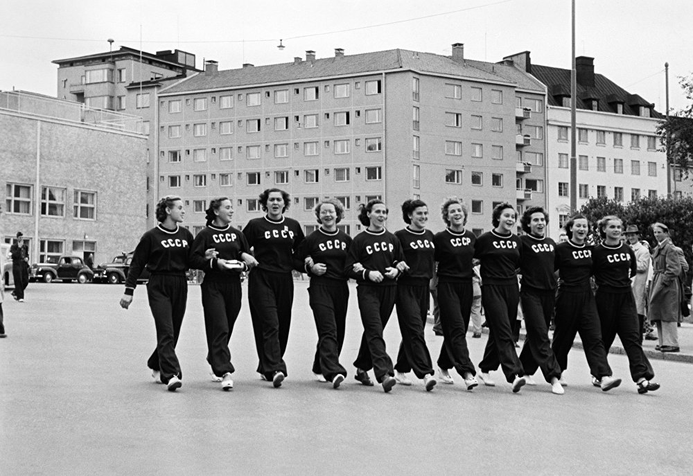 RT @PicturesUssr: The Soviet women's gymnastics team at the 15th Summer Olympic Games in Helsinki, Finland, 1952 https://t.co/ATNJanuSYR