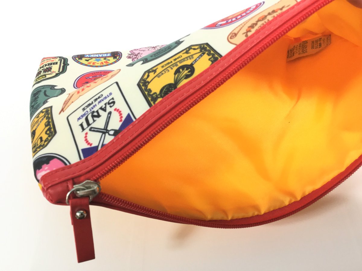 One Piece 麦わらストア名古屋店 おすすめ商品 麦わらストア限定 ラベルシリーズ キャリングポーチ 2 0円 税込 好評発売中 麦わらストア Onepiece