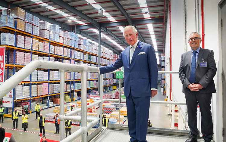 During a visit to #Belfast last week, @Charles_HRH thanked key #SPAR #retail and #wholesale workers who made such a difference during the #coronavirus #pandemic. He was visiting @SPARNI partner Henderson Group’s warehouse in Mallusk. @SPARIreland https://t.co/4vstQhgnvO https://t.co/vfymY6xVDh