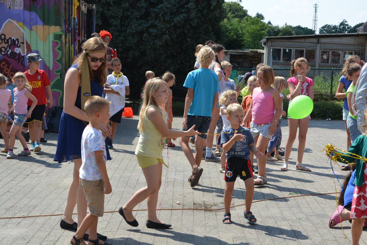 Onze jeugddienst zoekt een voltijds administratief medewerker voor de coördinatie van de speelpleinwerking en de ontwikkeling van projecten voor vrijetijdsbesteding van kinderen? Lijkt deze job geknipt voor jou? Lees dan de volledige vacature via bit.ly/30JyywJ