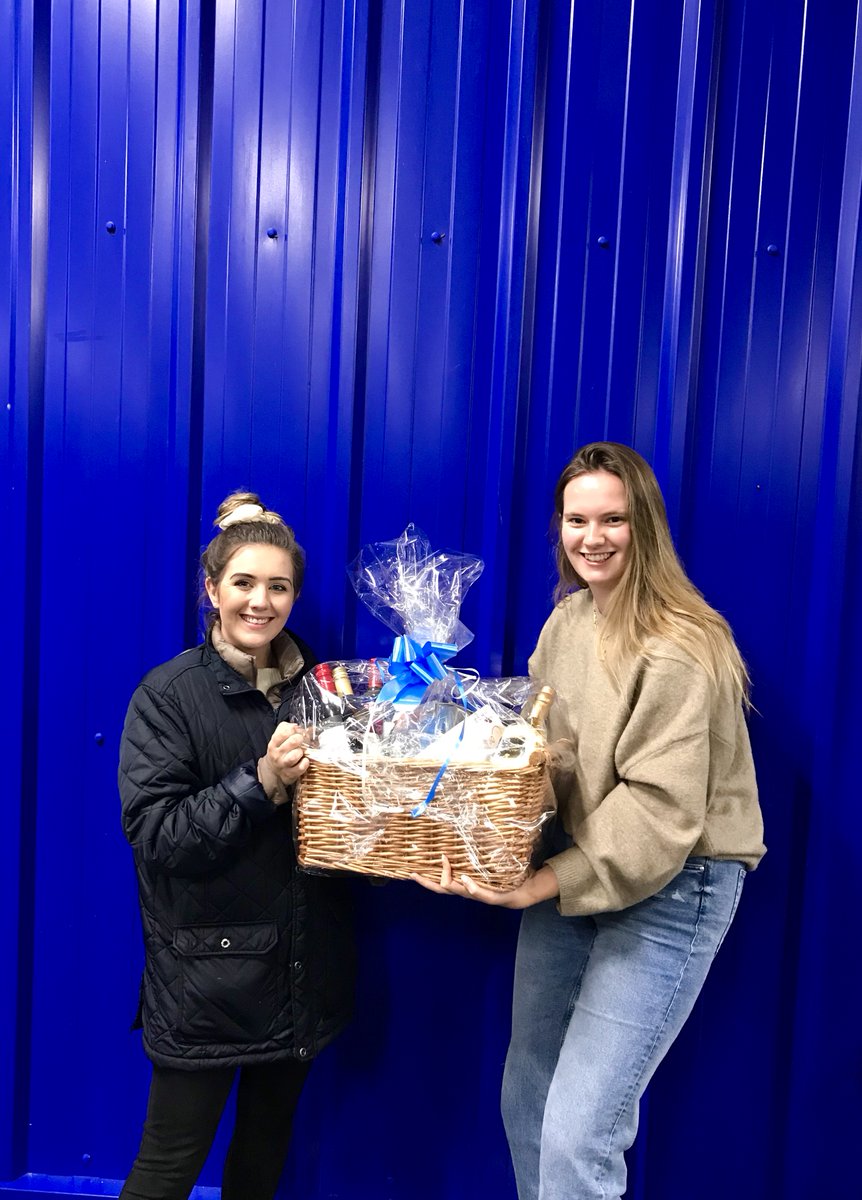 motorpoint's tweet photo. It's a #thankyouthursday to everyone who came along to our #driveincinema in Castleford in aid of @CTRLFoundation and @pwhospice. A great night was had by all - inspite of the rain - with the #driveinbingo proving a real hit. Watch this space for our fundraising total!! https://t.co/iaw0PpknOQ