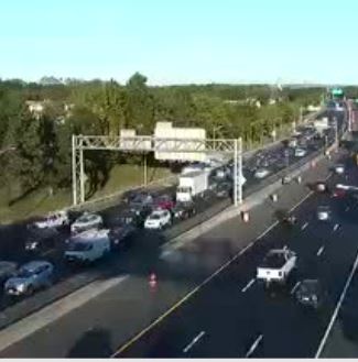 1010stewart's tweet photo. #StatenIslandExpressway...The EB #StatenIslandExpressway is jammed AGAIN this morning off of #Route440 NB to #VictoryBoulevard due to ongoing rough road surface. @WINSTRAFFICNYC @1010WINS @Google https://t.co/AtPyhsSHE8