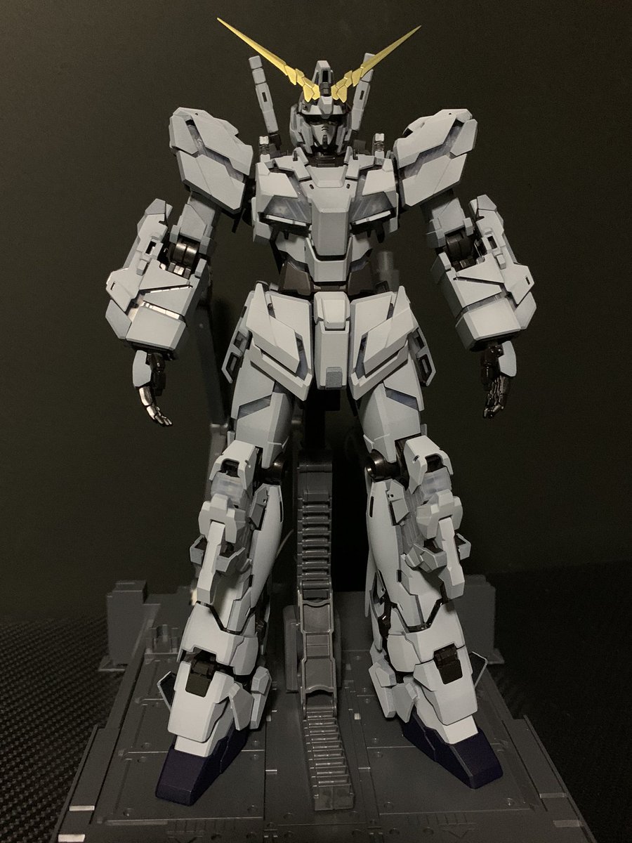 エスニ S Tweet 実はブラックライトで照らすと青く光るので4色楽しめるmgexユニコーン 下地に黒サフ吹いてから塗装して透け防止してみました ガンプラ Mgex Trendsmap