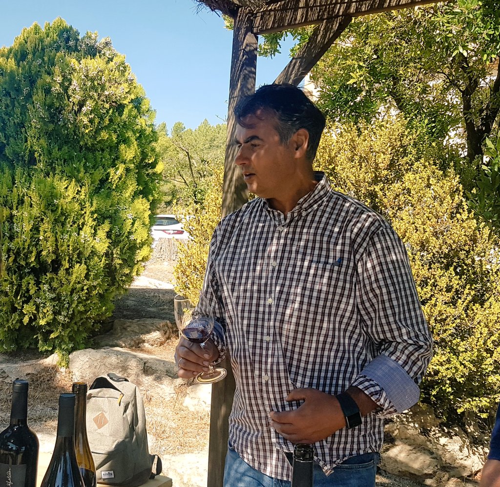 VinosDOValencia's tweet photo. #rafaelcambra, nuestra segunda parada de hoy, donde hemos disfrutado enormemente con los vinos del gran enologo Rafa Cambra, y la singularidas de sus viñedos de #Forcalla, #Arco #Bonicaire https://t.co/NZ8Q82h3Iw