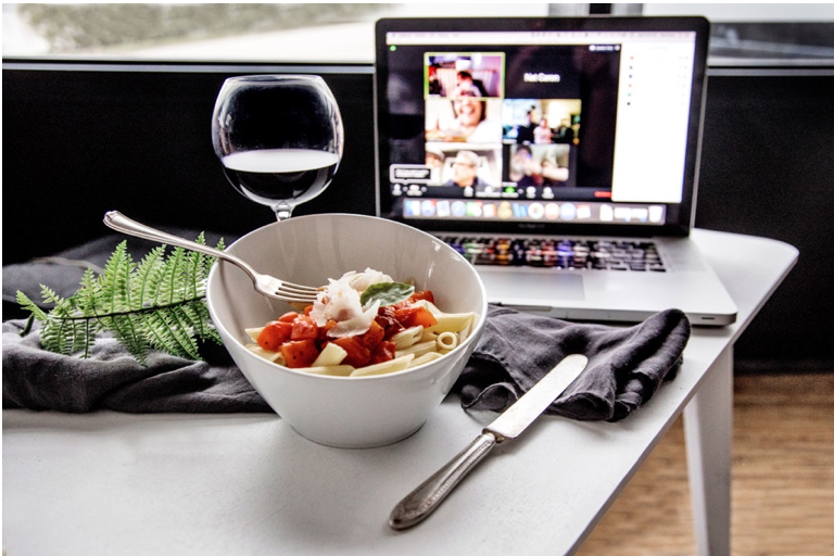 PassionIsCooki1's tweet photo. Dinner Party Ideas Covid Style #Blogs https://t.co/QNfGywY5u0
#Thanksgiving #Canada #dinnertime #recipes #Cooking #recipeblog #dinner @dariotomaselli9 @anitaheidema #passioniscooking #QuarantineLife #athome #tasty #Thursday #weekendvibes #friends #FamilyFunTime https://t.co/lVbJrCGpK2