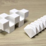 消しゴムの進化がすごい、右が最新の角で消す消しゴム!