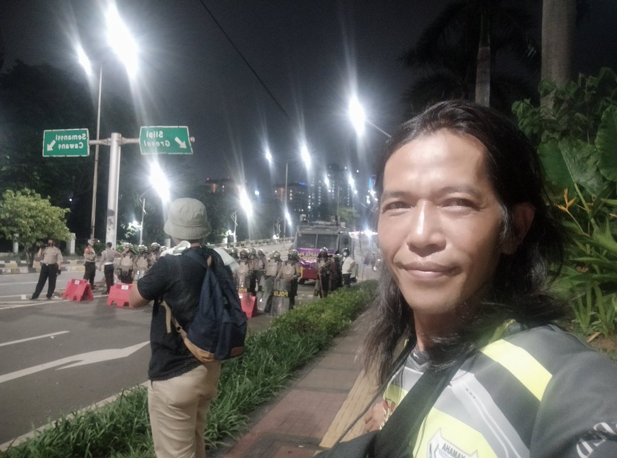 Reporterjail tweet media