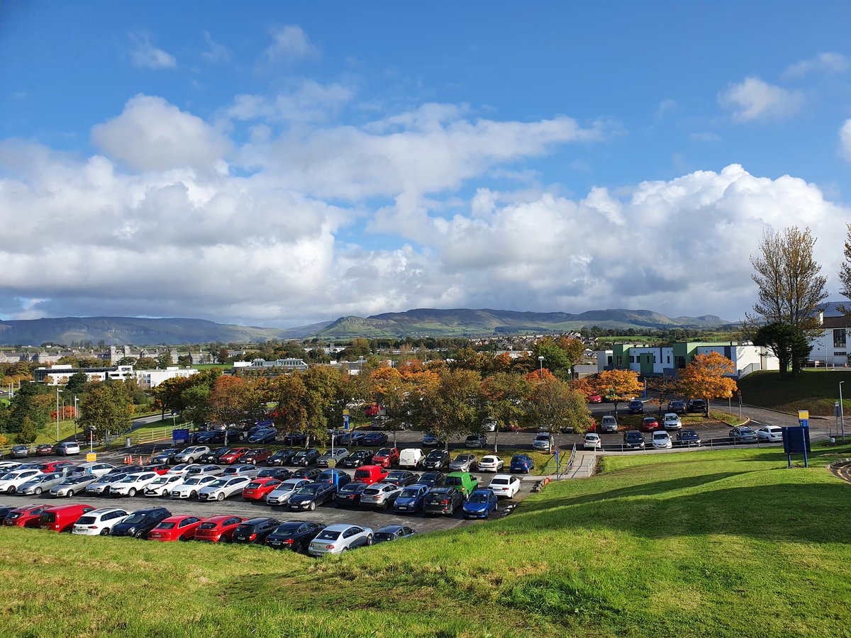 Beautiful Autumn colours this morning 🍂🍁 at #sligouniversityhospital