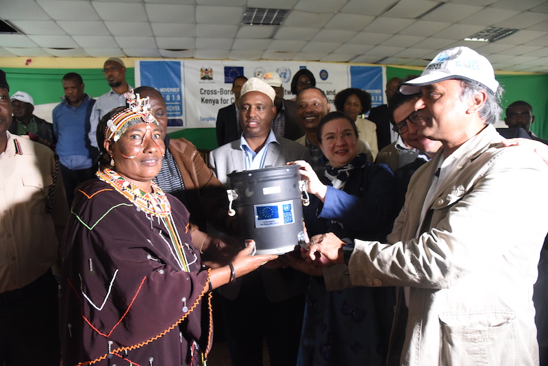 UnKenya's tweet image. This #TBT of last year when we supported women and youth in @MarsabitGov under the Cross-Border Integrated Programme for Sustainable Peace &amp;amp; Socio-economic transformation to improve livelihoods and economic empowerment with provision of energy saving stoves and motorbikes