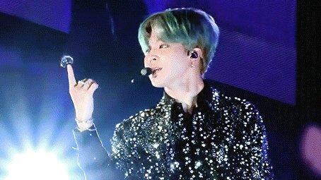  #jimtober D9: Jimin's Serendipity stage had bubbles floating around him. Jimin loved playing with them and would frequently pop them. He did the same to the big fake bubble during Speak Yourself 