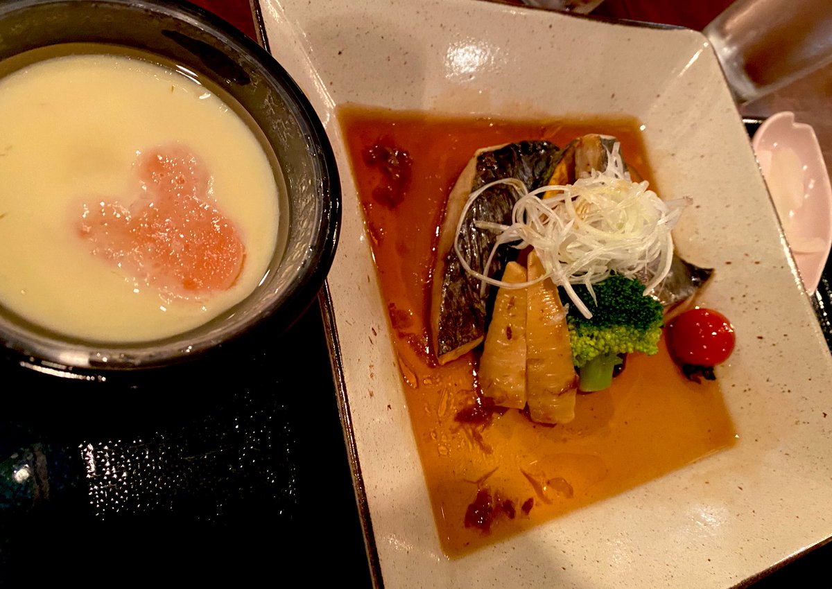 透 和食食べた ミッキーの茶碗蒸しかわいい