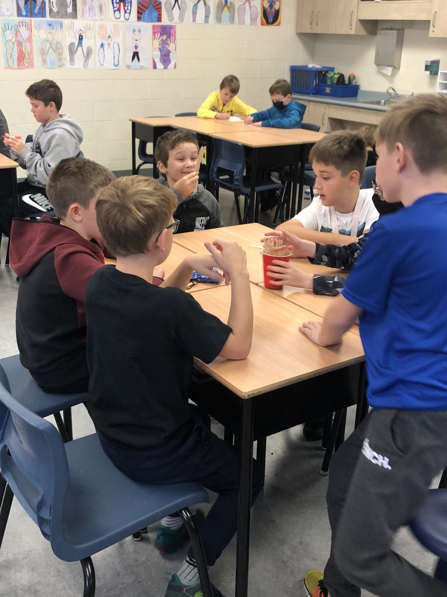 carla_mdrake104's tweet image. Math Blocks @JuniperRidgeNL #wehadfun #learningfromoneanother #math @NLESDNT @NLESDCA