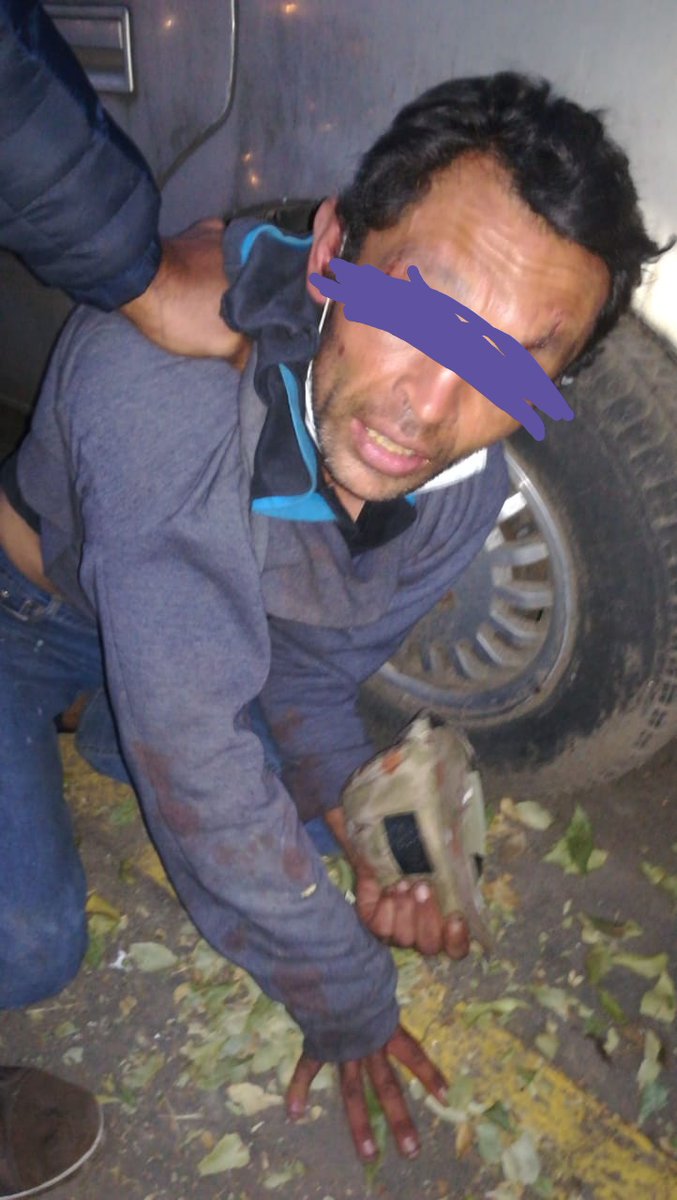 Vecinos CUPA (@vecinoscupa) on Twitter photo Gracias al gran trabajo de las Brigadas Vecinales #VecinosUnidosMulti y el apoyo de la policía de <a href="/AccionesBJ/">Acciones BJ</a> <a href="/GoliatBJ/">Jefe Goliat</a> detuvieron al ladrón cometiendo el delito, si lo identificas por favor apoya con tu denuncia en el MP de la <a href="/BJAlcaldia/">Alcaldía de Benito Juárez</a> <a href="/En_laDelValle/">En la Del Valle</a> <a href="/vecinos_cdmx/">Vecinos Alcaldía Benito Juárez CDMX</a> Gracias al gran trabajo de las Brigadas Vecinales #VecinosUnidosMulti y el apoyo de la policía de <a href="/AccionesBJ/">Acciones BJ</a> <a href="/GoliatBJ/">Jefe Goliat</a> detuvieron al ladrón cometiendo el delito, si lo identificas por favor apoya con tu denuncia en el MP de la <a href="/BJAlcaldia/">Alcaldía de Benito Juárez</a> <a href="/En_laDelValle/">En la Del Valle</a> <a href="/vecinos_cdmx/">Vecinos Alcaldía Benito Juárez CDMX</a>