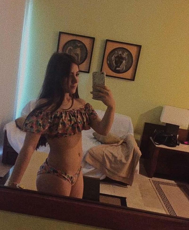 Life Isn't About Finding Yourself. Life Is About Creating Yourself. 👗👅