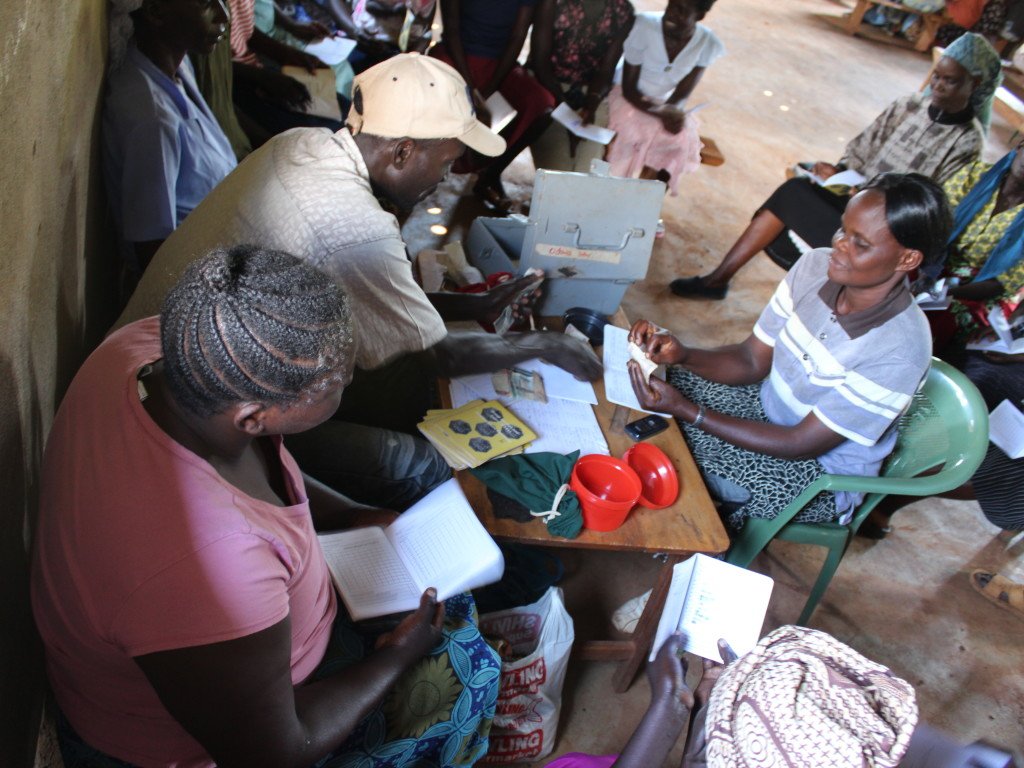 FSDKe's tweet image. Despite the expansion of commercial bank branches into rural Kenya, establishment of agency banking infrastructure &amp;amp; #mobilebanking, #FSAs remain resilient &amp;amp;continue to grow in membership &amp;amp;service use.
@BFAGlobal share more in this report bit.ly/3ifVycJ
#InclusiveFinance