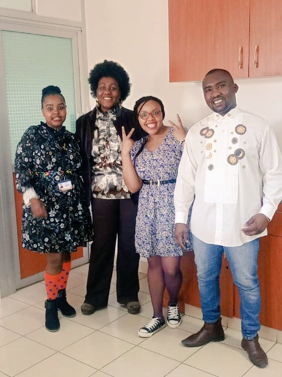 We wrap up #Tbt #TBThursday with our team in attire representing all skools from the 70s to the 90s. Which skool do you belong to?
#CSWeek2020 #ChampioningCustomerConvenience #TheLendingHand #70skids #80skids #90skids