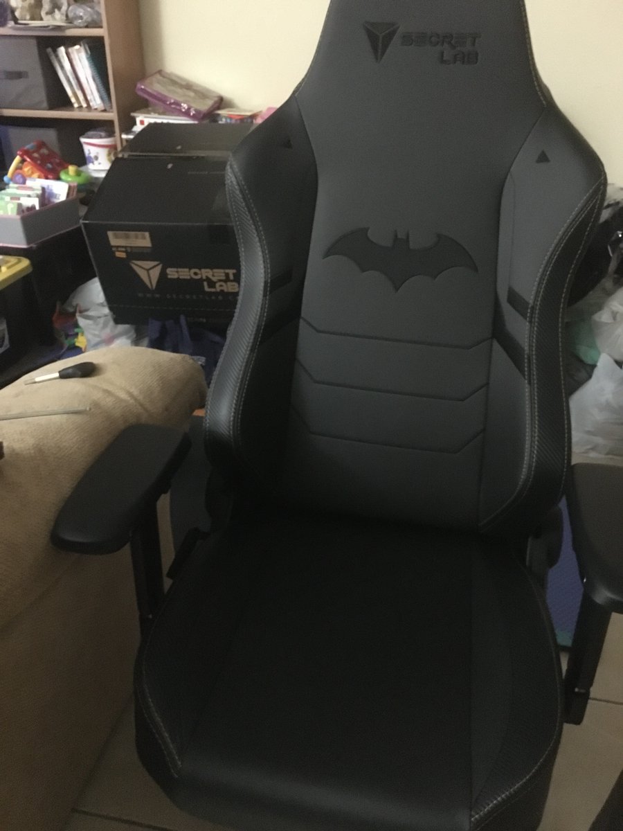Sherifoz's tweet photo. The king of chairs! 
#Secretlab https://t.co/95QmsXvLGa
