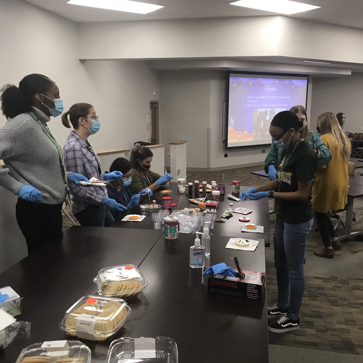 hawkeshub's tweet photo. Today our teachers gathered to reenergize and get back to our “why”! We also decorated cookies to have some fun! #LTBetterTogether https://t.co/BkIFr7AMHU