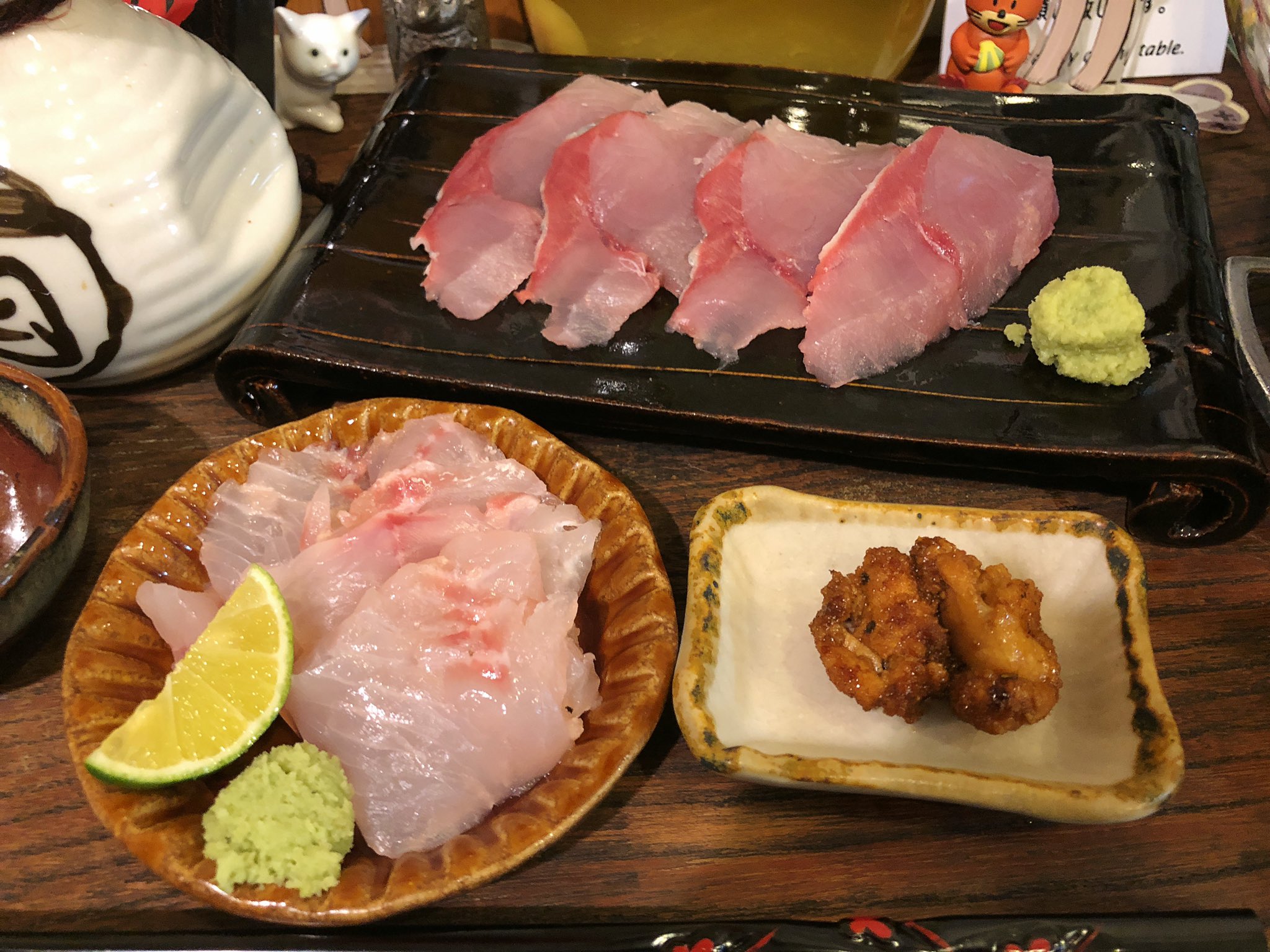 魔女っこれい 夜ご飯作った 昨日 頂いた魚を捌いてチカメキントキのカボス刺身 イナダ刺身 チダイ卵バター醤油焼き チカメキントキと長葱のアヒージョ イナダのムニエル イナダとチカメキントキは雲丹しゃぶにもした 集めた魚の肝はすり潰してシメの