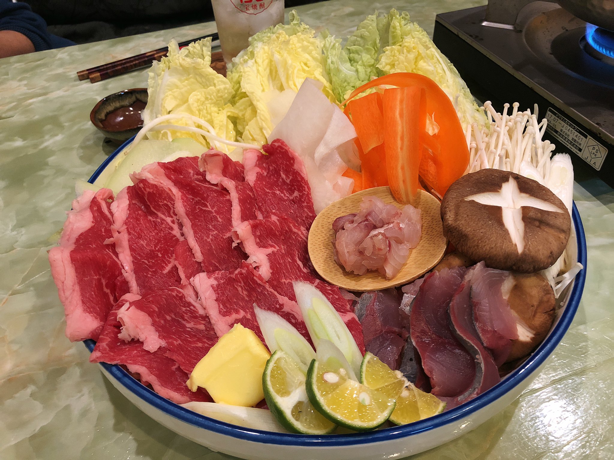 魔女っこれい 夜ご飯作った 昨日 頂いた魚を捌いてチカメキントキのカボス刺身 イナダ 刺身 チダイ卵バター醤油焼き チカメキントキと長葱のアヒージョ イナダのムニエル イナダとチカメキントキは雲丹しゃぶにもした 集めた魚の肝はすり潰してシメの