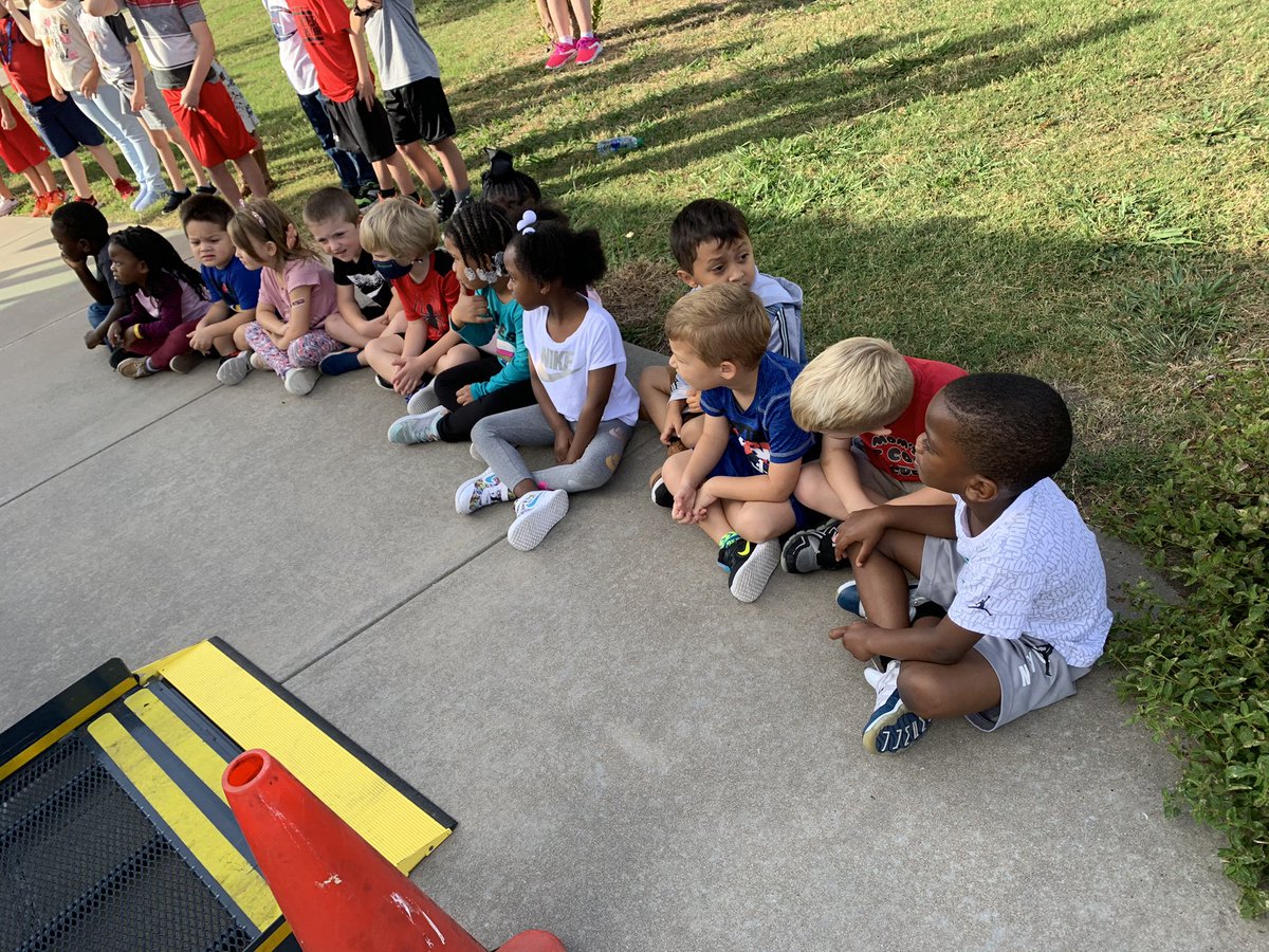 MrsBennettCCE's tweet photo. These kiddos make me happy! They had so much fun learning about bus evacuation! #happyCCE #safetymonth #ccestrong https://t.co/ZELFeCmHux