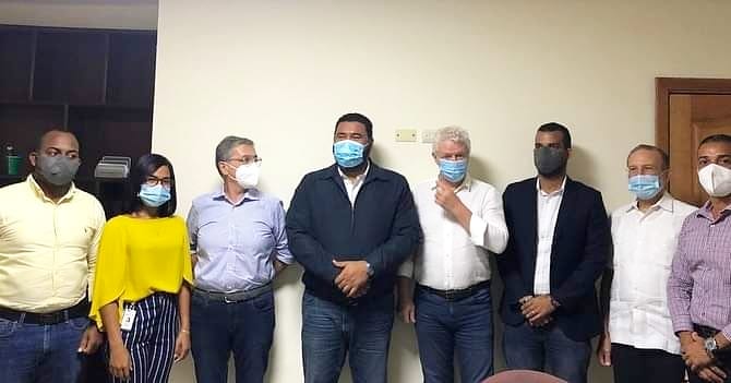 Higüey.- La Dirección de Emprendimiento e Innovación de la <a href="/AlcaldiaHiguey/">Alcaldía de Higuey</a>, se reunió hoy con los representantes de <a href="/PYHEXWork/">PYHEX Work</a>, donde le mostraron el proyecto de #coworking al alcalde municipal <a href="/CholitinDuluc/">Rafael Barón Duluc</a> 

#RDEmprende
<a href="/MIC_RD/">Ministerio de Industria, Comercio y Mipymes</a>
<a href="/EmprendoRD/">RD Emprende</a>
@OPTICRD 
<a href="/RepDigitalDO/">República Digital</a> 
<a href="/MESCYTRD/">MESCyT</a>