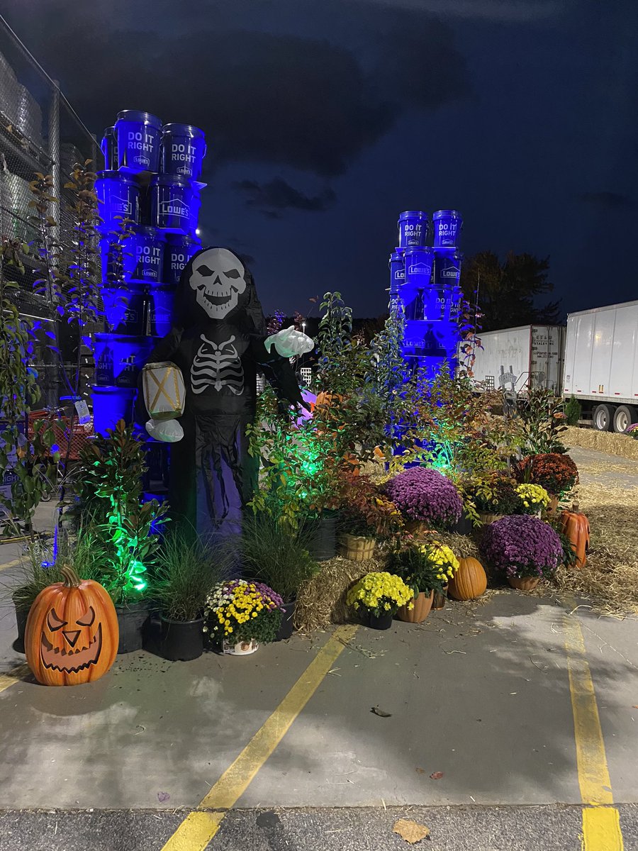 👻 Our First Curbside Trick or Treat @lowes Store 2458 was Awesome! We had just as much fun putting it together as we did seeing all of the kids in our community come out in their costumes! We’ll see you again next Thursday 11/29 at 6pm! 👻<a href="/BlueBoxR1/">@BlueBoxR1</a> <a href="/JoeMcFarland_/">Joe McFarland</a> <a href="/BoltzBill/">Bill Boltz</a>