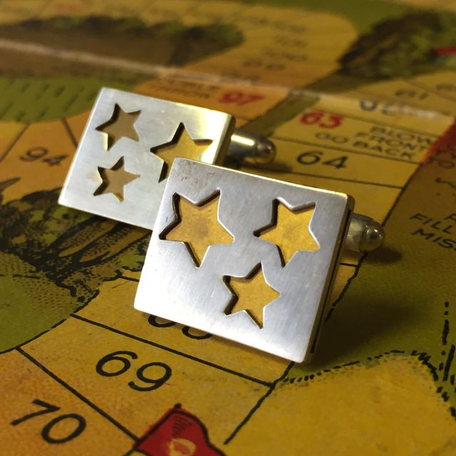 LordCoconut's tweet photo. Stars cufflinks in sterling sllver with titanium highlights by Philip Monk

#handcraftedjewellery #handcraftedjewelry #handmadejewellery #handcrafted #handmade #australianmade #melbourne #madeinmelbourne #melbournemade #melbournejewellery #handmadeinmelbourne #australianmade https://t.co/gvpsJzxD6l