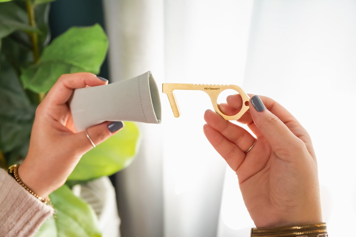 coolperx's tweet photo. With wellness and safety constantly top of mind, avoiding contaminated surfaces is a struggle.
The @getkeysmart CleanKey is not just a key chain, it's a way to keep you safe. #giftsomethingbetter #sustainablegifts #COVID #cleankey #keysmart https://t.co/xfRzifYwDP