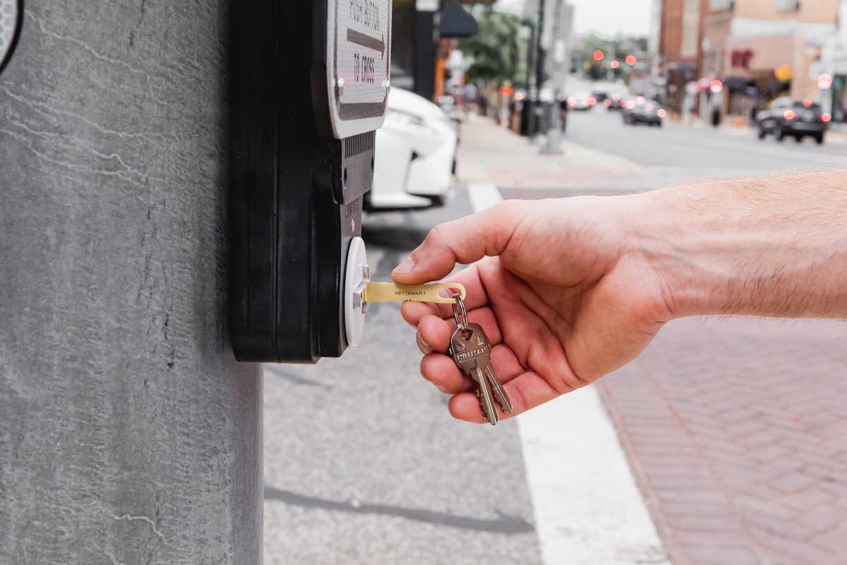 coolperx's tweet photo. With wellness and safety constantly top of mind, avoiding contaminated surfaces is a struggle.
The @getkeysmart CleanKey is not just a key chain, it's a way to keep you safe. #giftsomethingbetter #sustainablegifts #COVID #cleankey #keysmart https://t.co/xfRzifYwDP