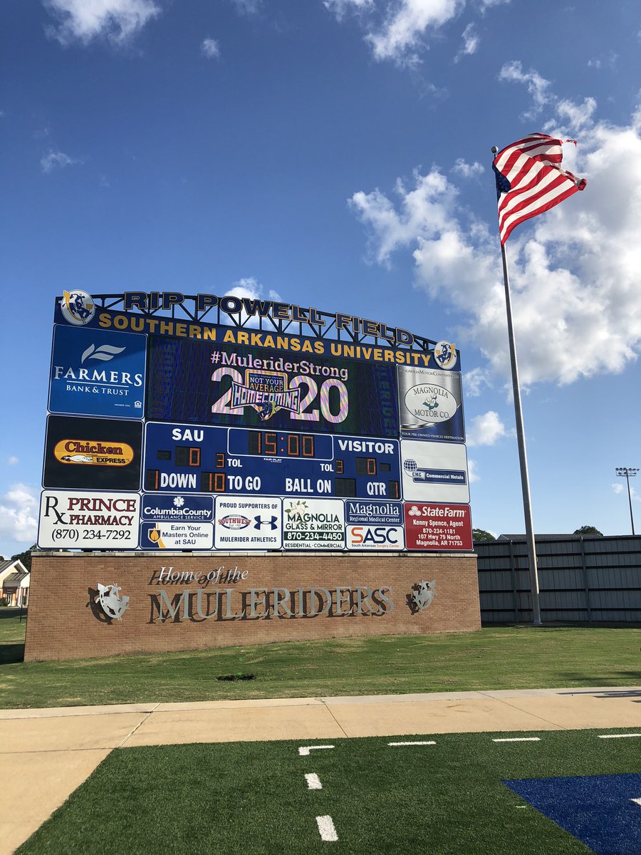 MuleriderSports's tweet image. 🚨🔥🏈👑✨ It was a great afternoon spent at the SAU Happy Hour watching an open practice of the Mulerider Football team which led to the presentation of the 2020 Homecoming Court‼️

Congrats to SAU Tennis’ very own Serena Gill on being named the Homecoming Queen‼️ #GoMuleriders
