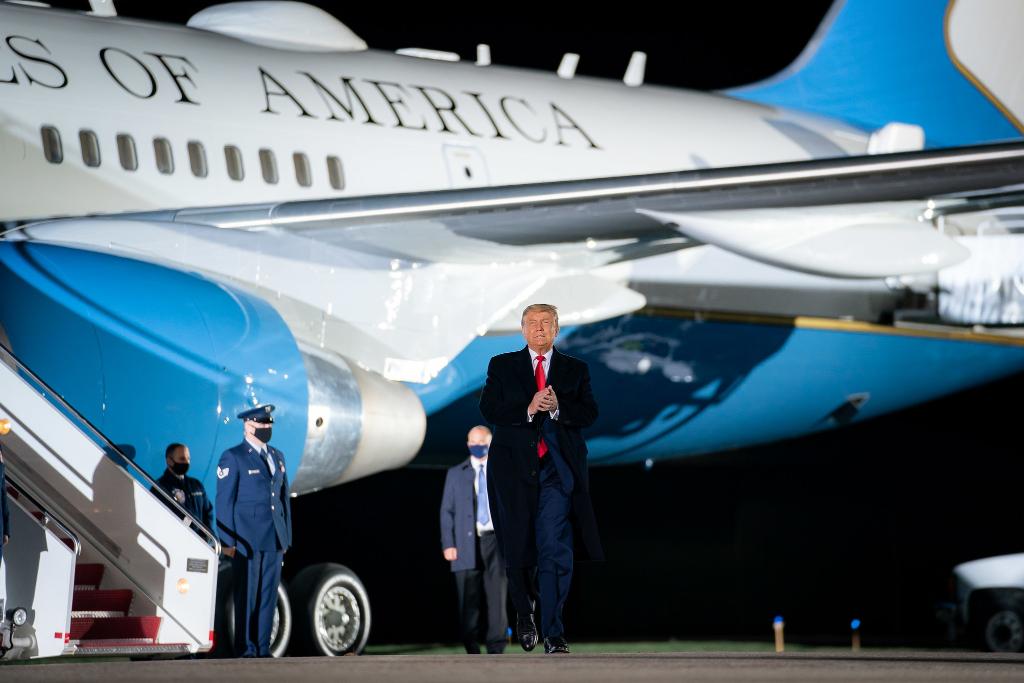 WhiteHouse45's tweet photo. President Trump is the first American leader since Reagan not to start a war. 

Instead, he’s rebuilt our military, restored American sovereignty, &amp; renewed the “peace through strength” foreign policy that helped our country win the Cold War.

1600 Daily: https://t.co/A68ueVC88u https://t.co/0eFHIWu2L6