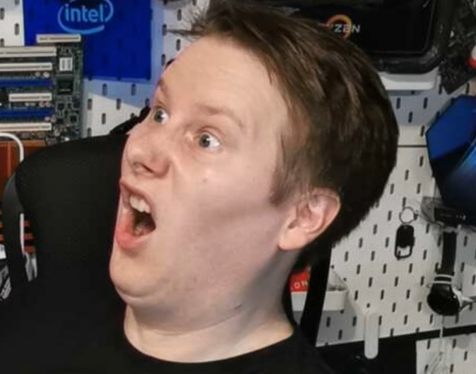 IanCutress's tweet photo. is this what they mean by stiff upper lip
#thumbnailgame https://t.co/xMmRVw5Ocl