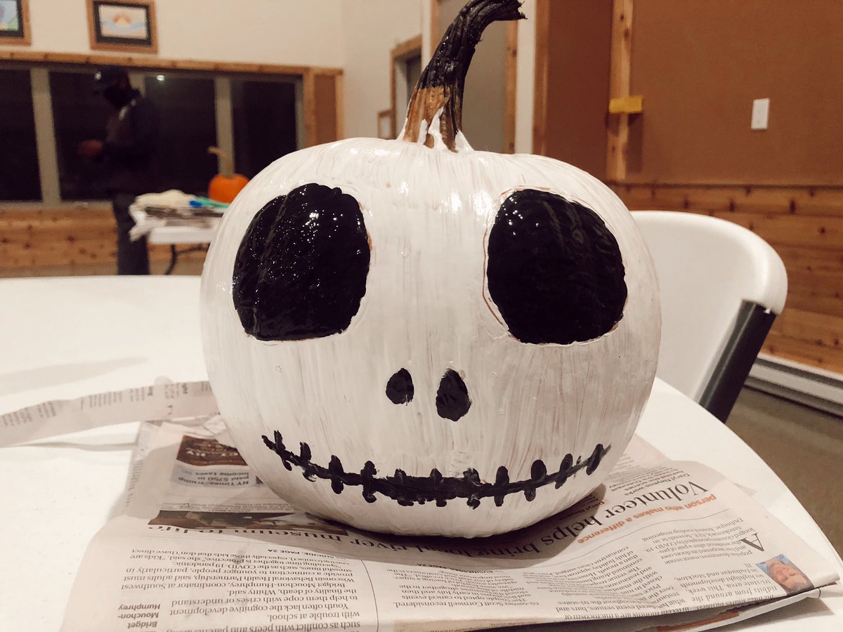 clarke_softball's tweet photo. We need your help for the grand pumpkin painting winner! 

Vote below your favorite pumpkin ⤵️

Be sure to vote in the threads to follow. 

#RiseAsOne | #HalloweenChallenge https://t.co/yAEMqv0ESz